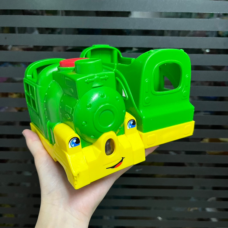 Fisher-Price Little People Friendly Passengers Train รถไฟของเล่น รถของเล่น **มือสอง**