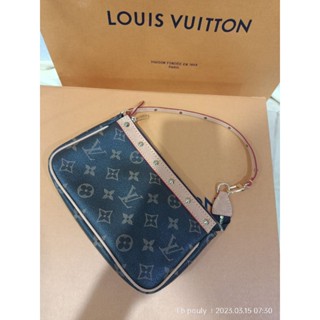 Louis Vuitton monogram pochette shoulder bag used like new