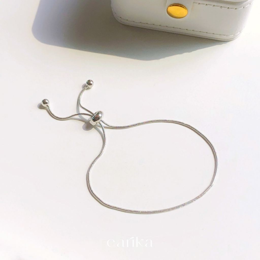 earika.earrings - simple stripe bracelet สร้อยข้อมือลายเรียบแบบรูดเงินแท้ ปรับขนาดได้ เหมาะสำหรับคนแ