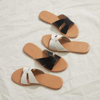 Tuna sandals รองเท้าแตะสวมส้นแบน สายไขว้ มินิมอล กดสั่งได้เลยค่า (Wila shoes)