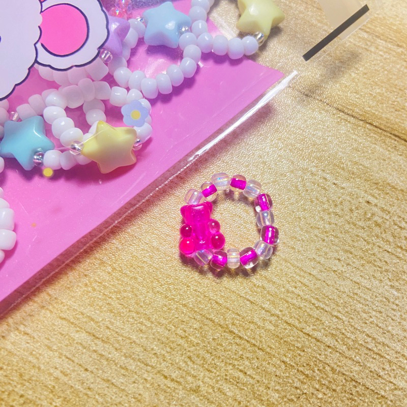 ( 1ชิ้น)แหวนลูกปัดแบบยืดได้แข็งแรงไม่ขาดง่าย/แหวนใส่สายรัดตกแต่งรองเท้านักเรียนลูกปัดน่ารักๆ สุดฮิต