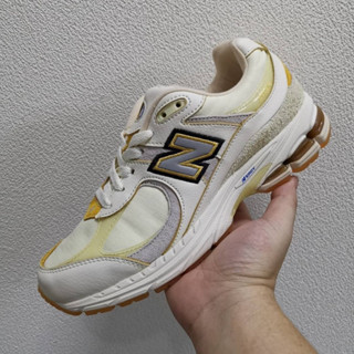 New Balance 2002R Women (size36-40) White Yellow