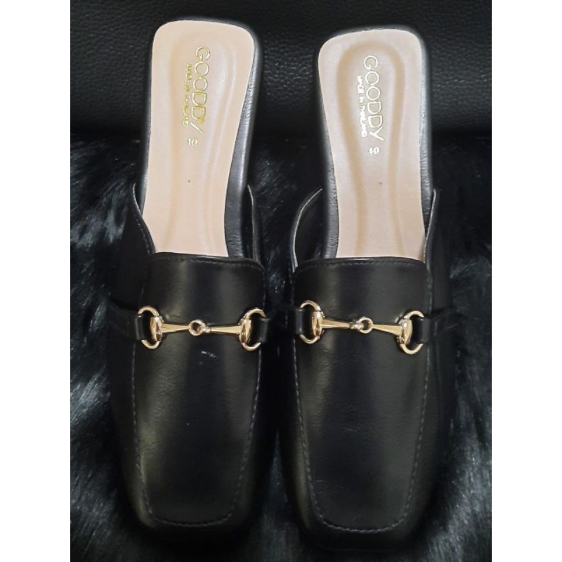 รองเท้าแตะส้นแบน (Dior)