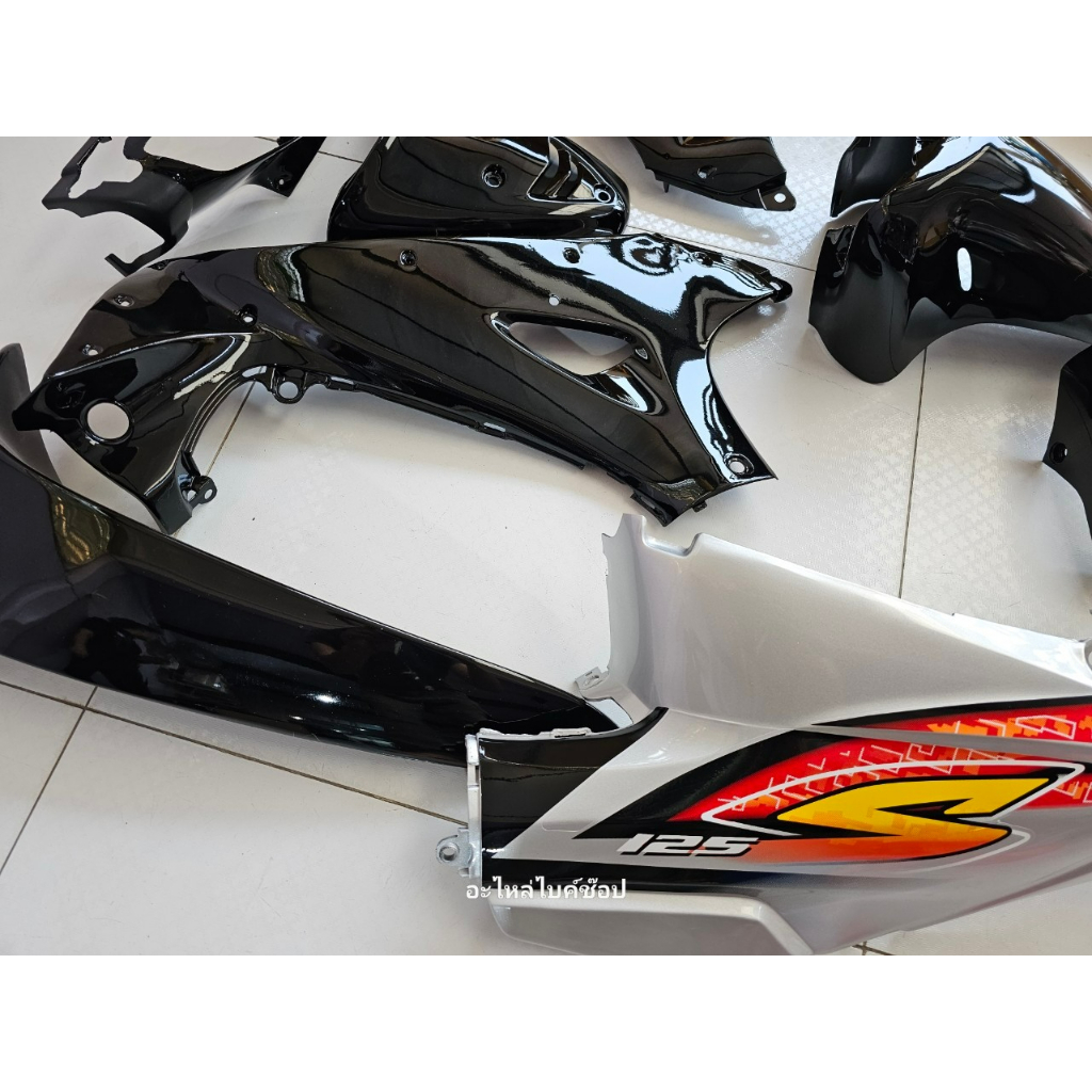 ชุดสีเวฟ125R หน้าแหลม เบ้ากุญแจกลม + ชุดคางหมู พลาสติกเกรดดี สีดำท้ายเทา เกรดAAA งานสีละเอียด ราคา ถูกที่สุด ดีลบีเคเค แกลเลอรีภาพที่ 3