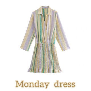 🌼🛻Monday dress🛻 🌼เดรสสั้นเข้ารูป คอวียาวพิมพ์ลายลายทางสีเหลืองม่วงเขียว