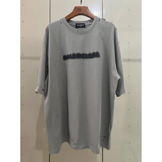 BALENCIAGA WIDE DESTROY LOGO COTTON T-SHIRT เสื้อยืดคอกลมแขนสั้น แบรนด์บาลองเซียก้า