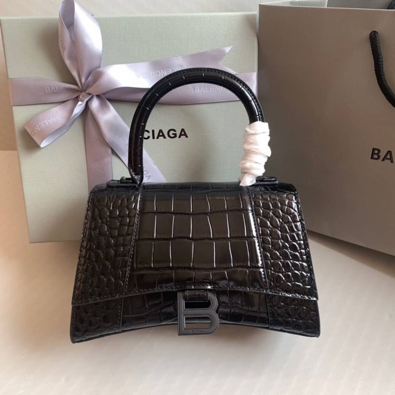 กระเป๋าแบรนด์เนม Balenciaga Hourglass small top handle bagเทพ