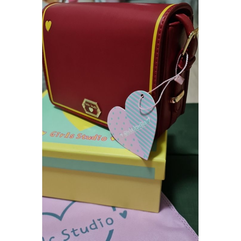กระเป๋า Girl studio มือ 1 มีสายยาว สะพายครอสบอดี้ได้ สีแดงสวย พร้อมกล่อง