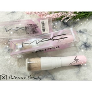 แปรงลิซ่า ลิมิเตด ป้ายไทย MAC Lightful C3 Foundation Brush