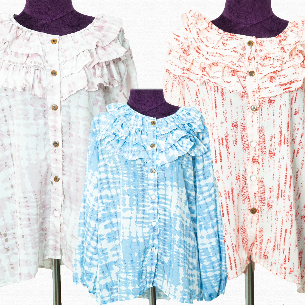 เสื้อระบายอกสามชั้น กระดุมหน้า เเขนสม๊อค พิมพ์ลาย ผ้าใส่เย็นสบายระบายอากาศได้ดี de62วาริสมุสลิม