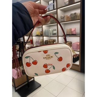 พร้อมส่ง แท้ 🇺🇸💯% New Coach JAMIE WRISTLET WITH HEART CHERRY PRINT (COACH CF405) GOLD/CHALK MULTI COACH STYLE # CF405