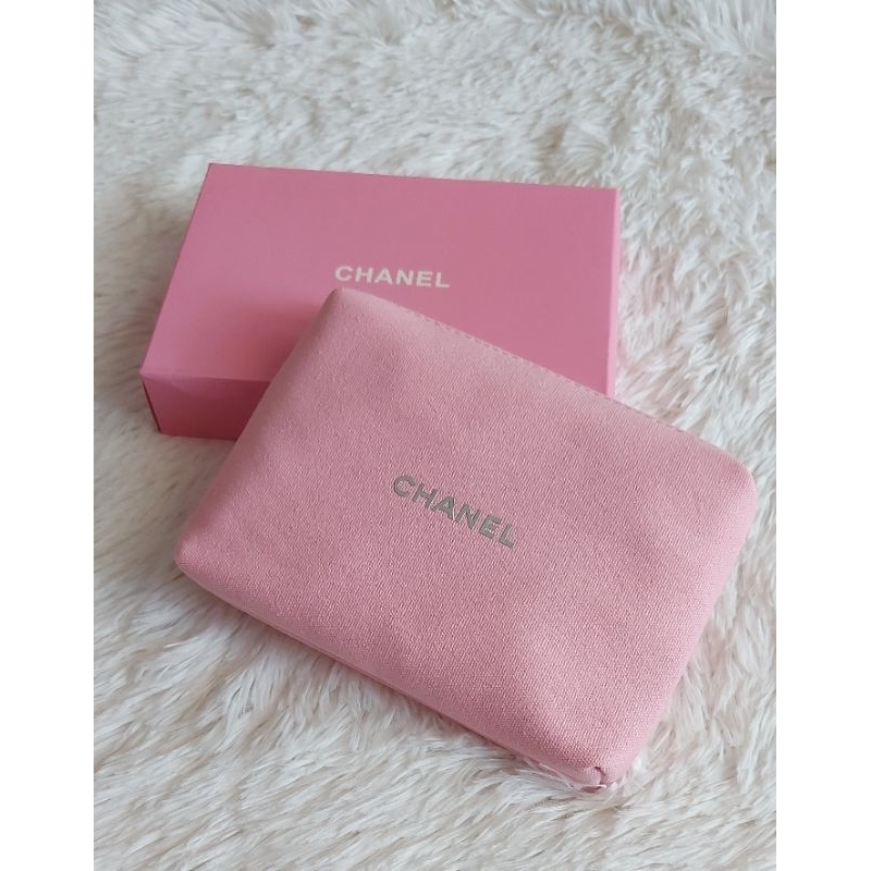 กระเป๋าเครื่องสำอางค์ Chanel. Chance Cosmetics bags