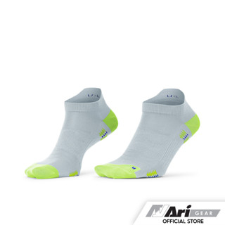 ARI LIGHTWEIGHT RUNNING TAB SOCKS - GREY/VOLT/BLUE  ถุงเท้า อาริ ไลต์เวท สีเทาน้ำเงิน