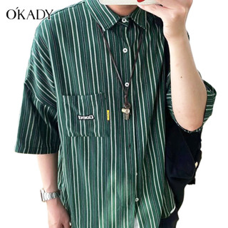 OKADY เสื้อยืดผู้ชาย เสื้อเชิ้ตแขนสั้นผู้ชาย สไตล์เกาหลี แนวสตรีท ลายทาง มีไซส์ M-3XL