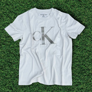 เสื้อยืด Calvin Klien มีเข้ามาน้อยมากๆ