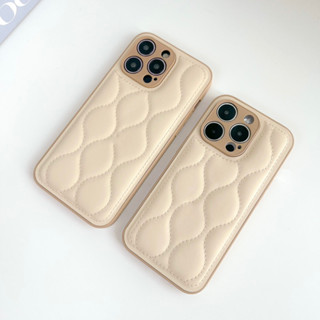 พร้อมส่ง🫧เคสหนังคลุมกล้องปักลายคลื่น จับถนัดมือ เคสสำหรับ iPhone X-12,12pro,12promax,13,13Pro,13Promax,14,14Pro,14Promax