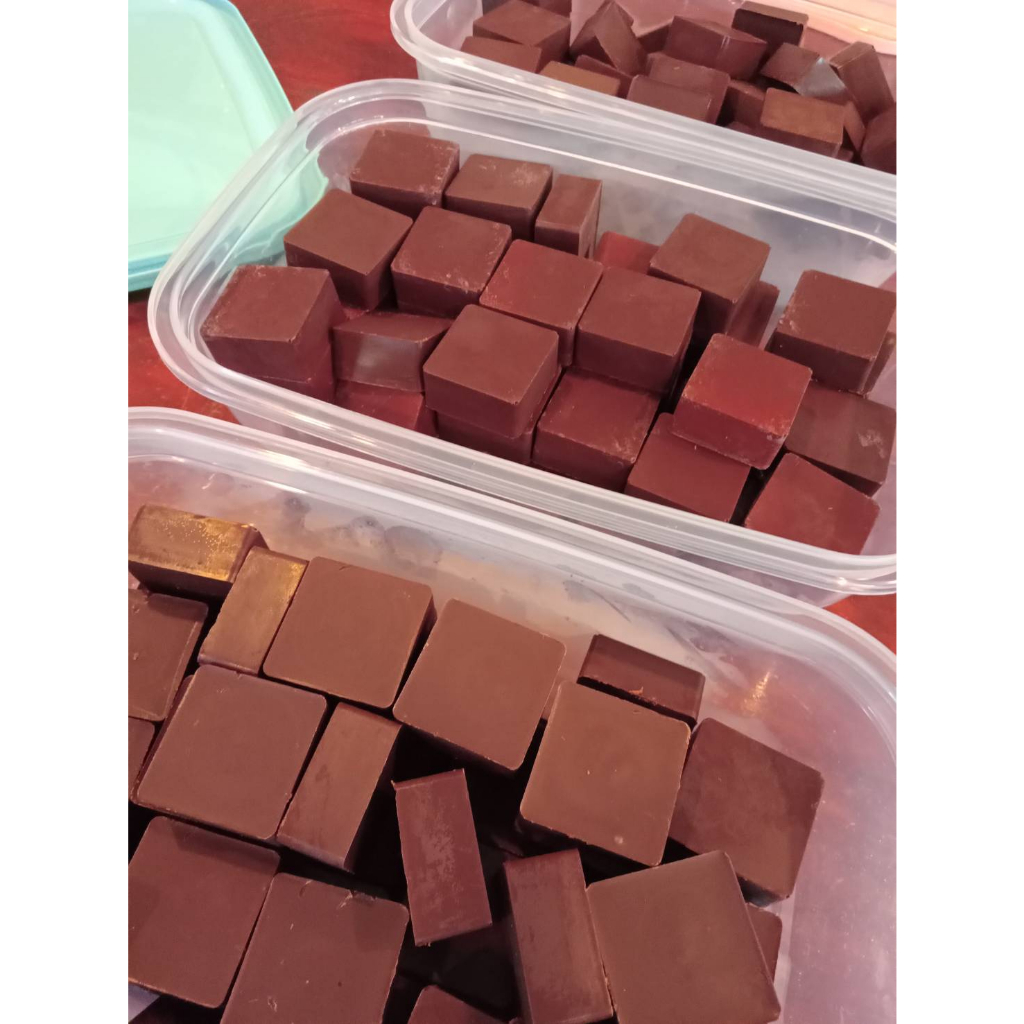 โกโก้แมส  Cocoa Mass เนื้อละเอียด  โกโก้คีโต  รูปทรง 4 เหลี่ยม  ไม่สกัดไขมัน