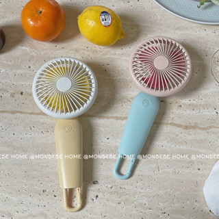 พัดลม พัดลมmini พัดลมแขวนได้ พัดลมตั้งโต๊ะ พัดลมมือถือ mini พัดลมพกพา 4สี USB Fan ขนาดเล็ก พร้อมส่ง