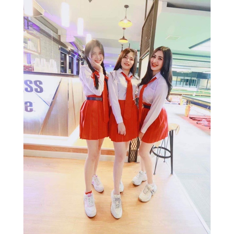 4ชิ้น ชุดนักเรียนปาร์ตี้จีบรอบยาว18นิ้ว สีแดง