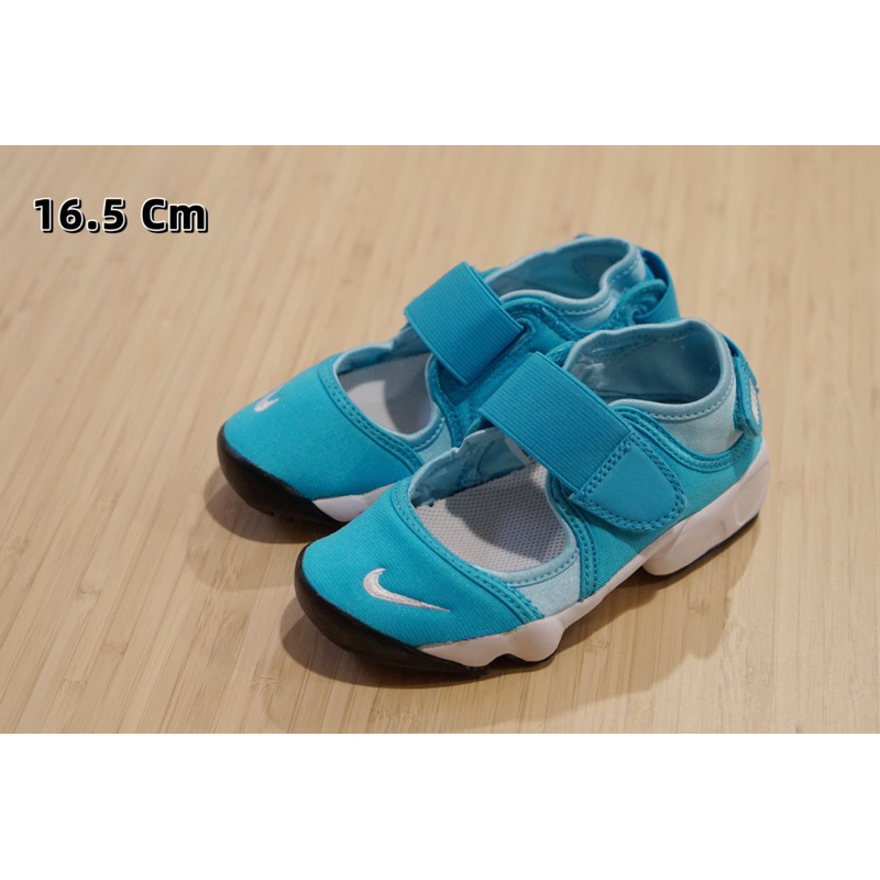 Nike air rift  รองเท้าเด็กผู้หญิงมือสองของแท้💯 สีฟ้า