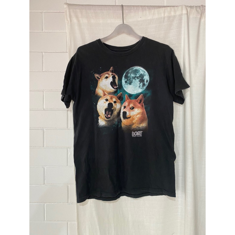 เสื้อ VINTAGE 2014 DOGECOIN DOGE COIN CRYPTO MOON OFFICIALLY LICENSED  มือ2 ไซร้ L อก 20 นิ้ว ยาว 28