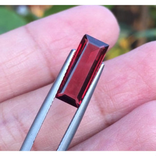 พลอยโกเมน(Garnet) นน2.99กะรัต