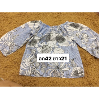 Clearance Sales สีฟ้ามาแรง▶️โละ🔥🔥ช้าหมด💥💥Blue Floral Shirt งานใหม่💥 จะใส่เป็นเสื้อปาดไหล่ก็สวยนะคะ💥ซักแล้วไม่ได้ใส่