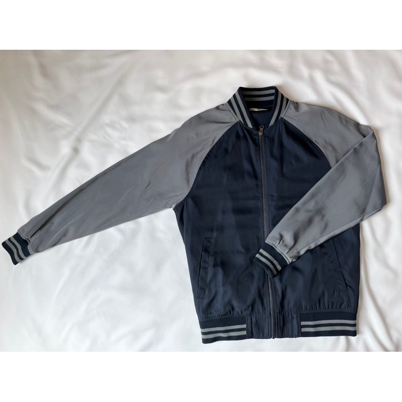 เสื้อแจ็คเก็ต AIIZ มือสอง