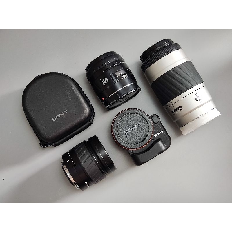 Sony LA-EA2 adapter (apsc) + Lens minolta 35-80mm + Lens minolta 50mm f3.5 marcro + Lens minolta 75-300mm