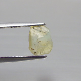 พลอย ก้อน ดิบ ตาแมว คริโซเบริล ไพฑูรย์ แท้ ธรรมชาติ ( Unheated Natural Chrysoberyl ) หนัก 1.34 กะรัต