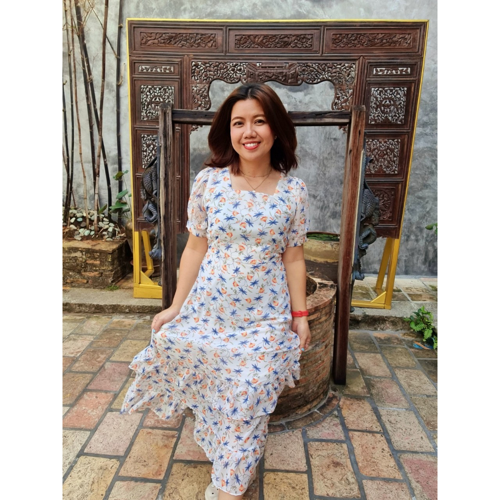 M06 เดรสยาวชีฟอง สีขาวลายดอก คอเหลี่ยม ชายระบาย เดรสออกงาน เดรสใส่เที่ยว มีซับในทั้งตัว
