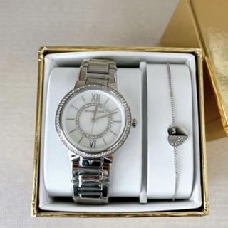 3,390Michael Kors Silver -Tone Watch and Bracelet Gift Set MK1033พร้อมกล่องแบรนด์เซท + สร้อยข้อมือ