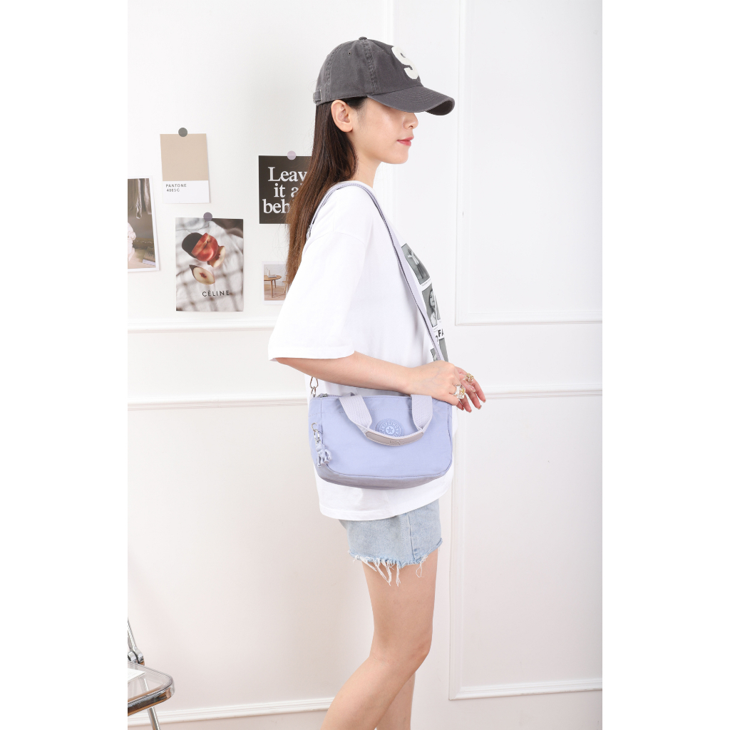 พร้อมส่ง กระเป๋าสะพายข้าง/ถือ  kipling-947 ผ้ากันน้ำ100%  ปรับสายได้ แฟชั่นผู้หญิง ช่องใหญ่ใส่ของได้เยอะ แบบใหม่