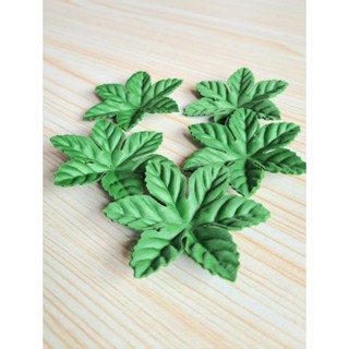 ใบไม้ 3 แฉก 6 แฉก ( 100 ชิ้น)ใบไม้งานประดิษฐ์
