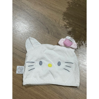 Hello Kitty size 42 cm.