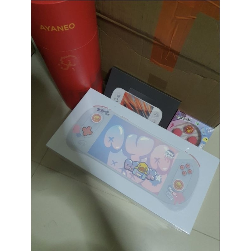 Ayaneo 2 AMD 6800U 16GB/1TB limited edition B.duck มือ 1 ยังไม่แกะซีล แถมกระเป๋า (มีแค่เครื่องเดียว)