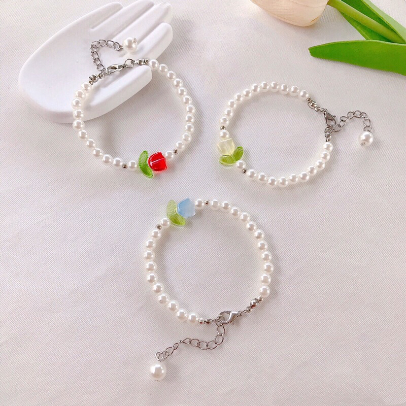 พร้อมส่ง สร้อยข้อมือมุกและลูกปัดดอกทิวลิป...