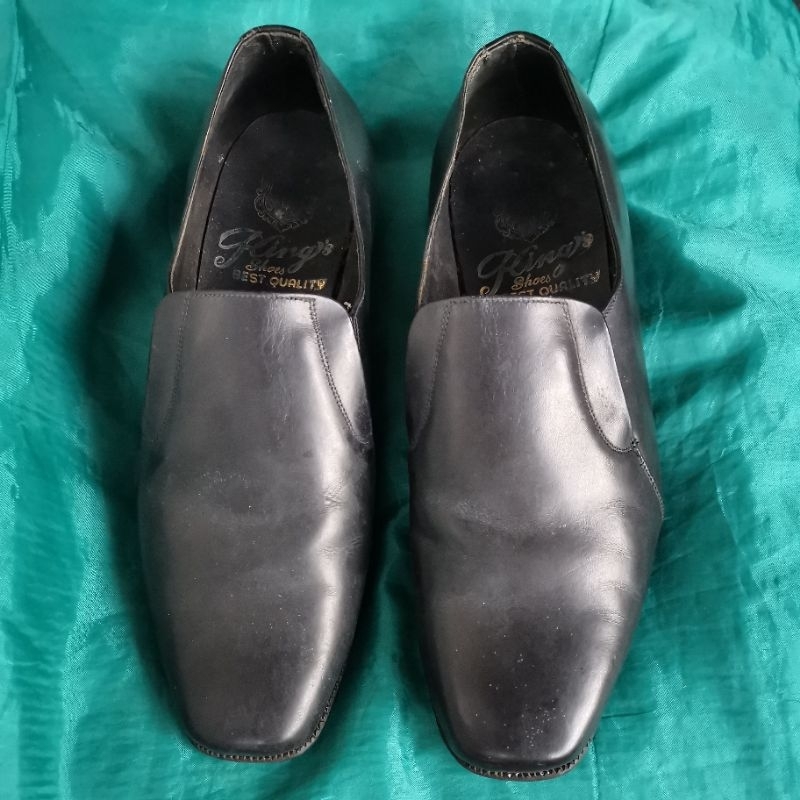 รองเท้าคัชชู ผู้ชาย สีดำ คลาสสิค สะสมดี รุ่นยุคสองพันห้าร้อย