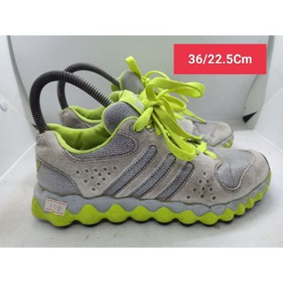 Adidas Size 36 ยาว 22 รองเท้ามือสอง ผู้หญิง ผู้ชาย ผ้าใบ แฟชั่น ทำงาน ลำลอง เดิน  เที่ยว วิ่ง ออกกำลังกาย