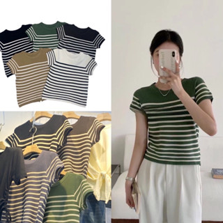 Striped Top เสื้อคอกลมแขนสั้น ลายทาง เนื้อผ้าถักยืดเยอะ ทรงพอดีตัวสวยค่ะ