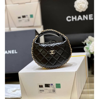 Chanel Pouch Lambskin(Ori)VIP  📌หนังอิตาลีนำเข้างานเทียบแท้ 📌size 16x16x5.5 cm. 📌สินค้าจริงตามภทพ