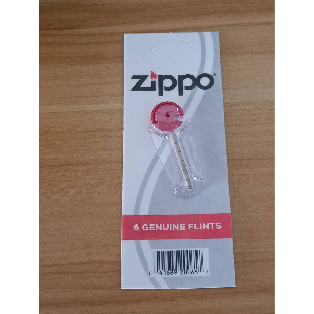 ZIPPO 2406NG  6 FLINTS PLASTIC DISPENSER   ถ่านสำหรับ ZIPPO  ขนาดบรรจุ6ก้อน  ของใหม่ไม่ผ่านการใช้งาน  รับประกันของแท้