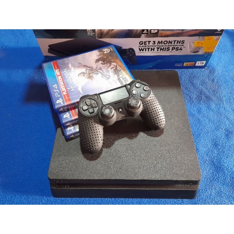 PS4 slim 1TB สภาพดี อุปกรณ์ครบกล่อง