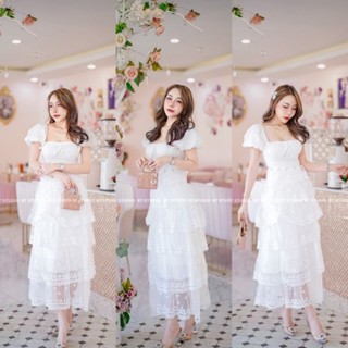 เดรสระบายสีขาวยาวแขนสั้นแต่งแขนสม็อคพอง ๆ คอตัดสี่เหลี่ยม