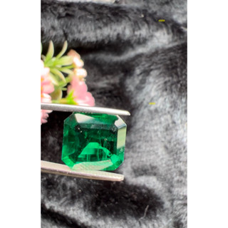 Hydrothermal Green emerald 6.40 carats 12x13mm 1 pieces