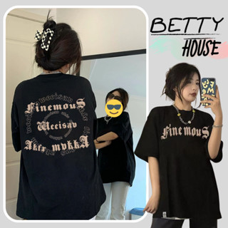 Betty House🎀เสื้อยืดหลวม🍒Oversize เสื้อโอเวอร์ไซส์แขนสั้น ทรงหลวม คอกลม ท็อปพิมพ์ลายสีดำ น่ารัก เท่ แมทช์ง่าย🌟พร้อมส่ง 💥พร้อมส่งจากกทม มาถึงใน 3-5 วัน