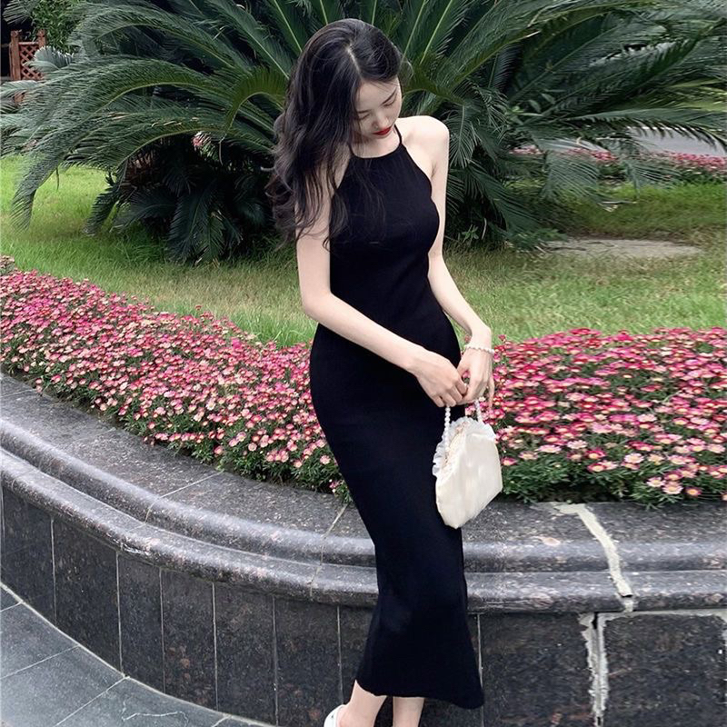 สินค้าใหม่พร้อมส่ง เดรสไหมพรมสายเดี่ยวยาวรัดรูปผ่าข้าง