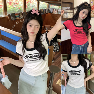 Korean🧧 เสื้อยืดกุ้นขอบดำ อกปักลายตัวหนังสือ Bad คอกลมแขนสั้น 2 สี