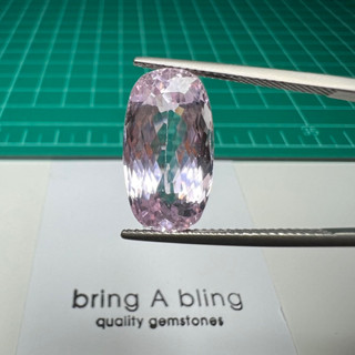 คุนไซต์ Kunzite น้ำหนัก 11.55 ct (17.5x19.8x8)mm พลอยธรรมชาติ ไม่ผ่านการปรุงแต่ง สีชมพูสวย ค่อนข้างสะอาด ไฟเต็ม