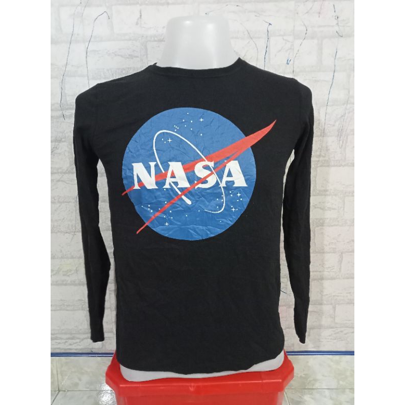 เสื้อยืดแขนยาวยี่ห้อ Design works NASA มือสองกระสอบนำเข้า